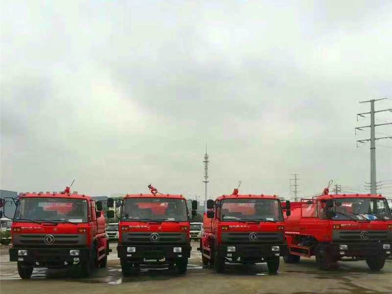 The water tanker in the key forest area of Xining, Qinghai Province was successfully delivered